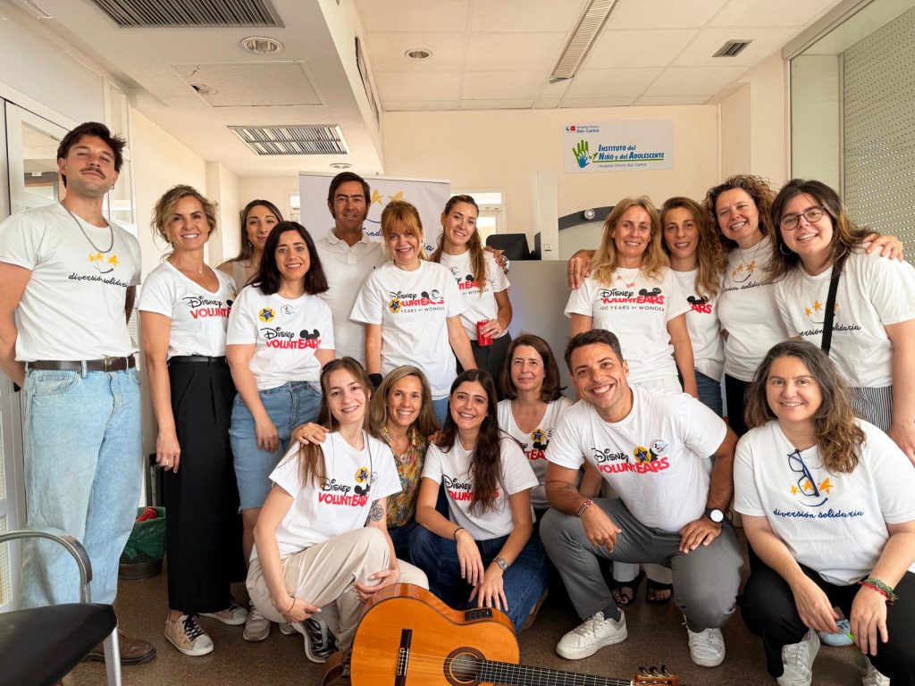 Musicoterapeutas por un día: la magia de Disney y el ocio terapéutico vuelven a tomar el Hospital Clínico San Carlos